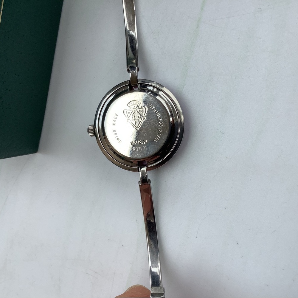 Gucci Women's Interchangeable Bezel Bangle Watch set💗 - Picture 9 of 11